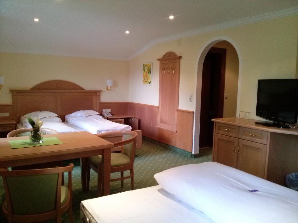 Hotel Garni Erler Mayrhofen Buitenkant foto