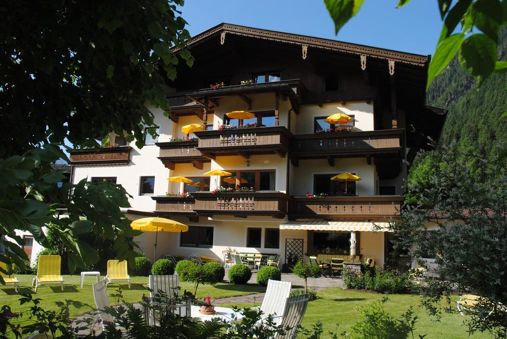 Hotel Garni Erler Mayrhofen Buitenkant foto